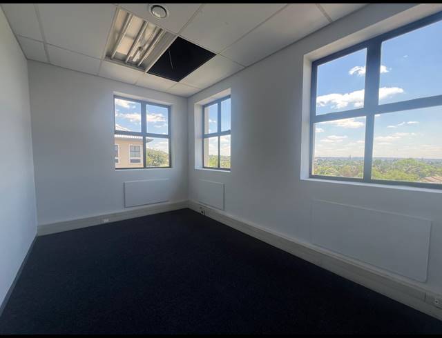 102M² OFFICE TO LET IN MEYERSDAL